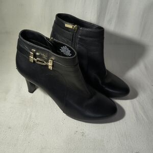 Women's Size 9 Chic Black Bandalino Leather 3" Heels Side Zip Ankle Booties